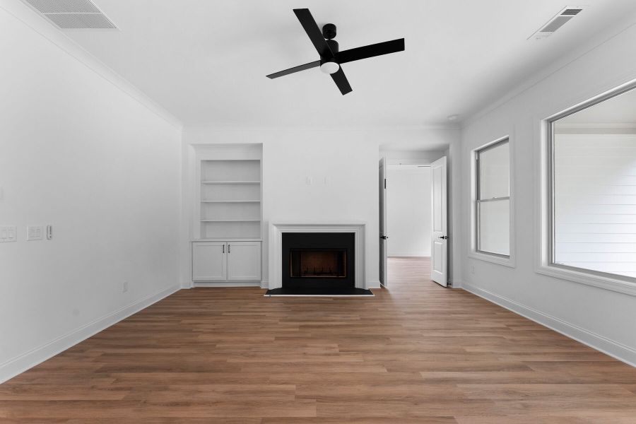 Spacious, unfurnished interior of a new home in Lake Arrowhead, Waleska (Image 26).