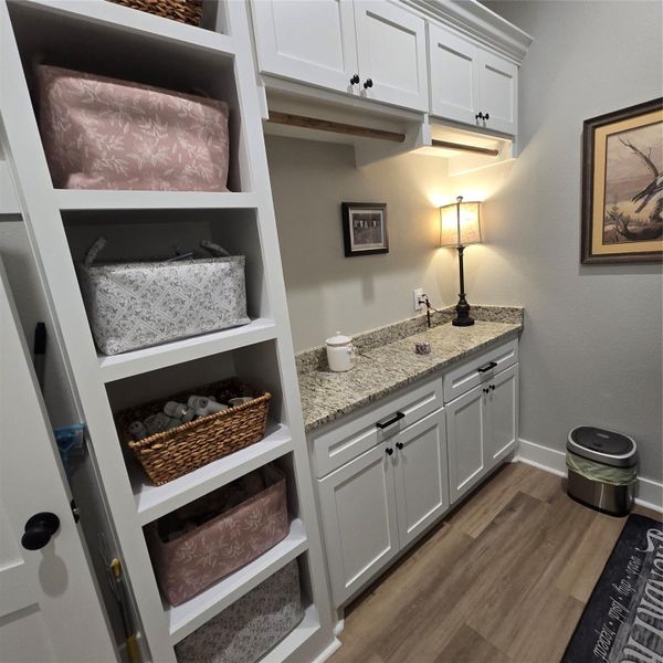 UTILITY ROOM FOLDING AREA AND BUILT INS UTILITY ROOM FOLDING AREA AND BUILT INS