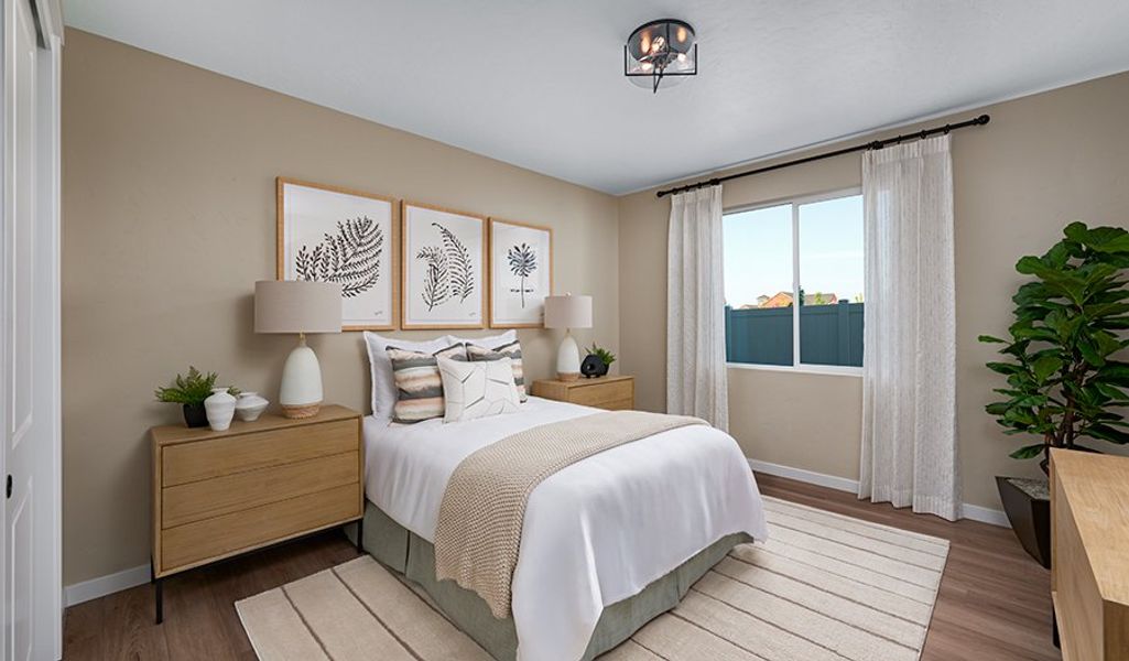 Yorktown-B725-Sellwood Bedroom