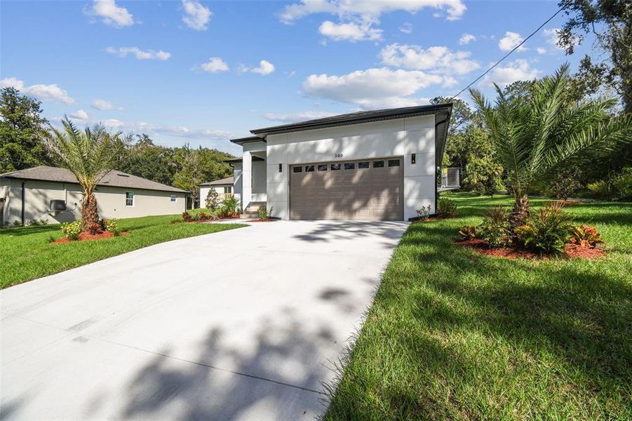 Exterior details and patio area of a home in , Brooksville (Image 35).