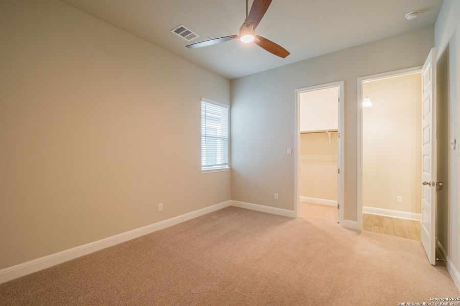 Spacious, unfurnished interior of a new home in Cibolo Crossing, Universal City (Image 50). Spacious, unfurnished interior of a new home in Cibolo Crossing, Universal City (Image 50).