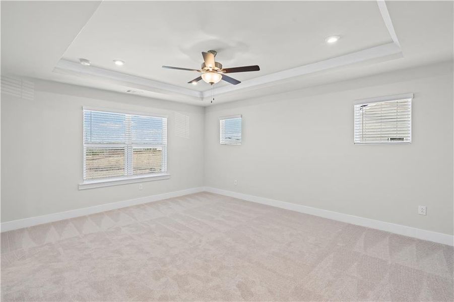 Spacious, unfurnished interior of a new home in Creekside at Skelton, Jefferson (Image 41).