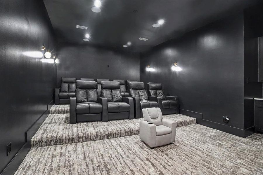 Community amenities in , Lancaster (Image 35).