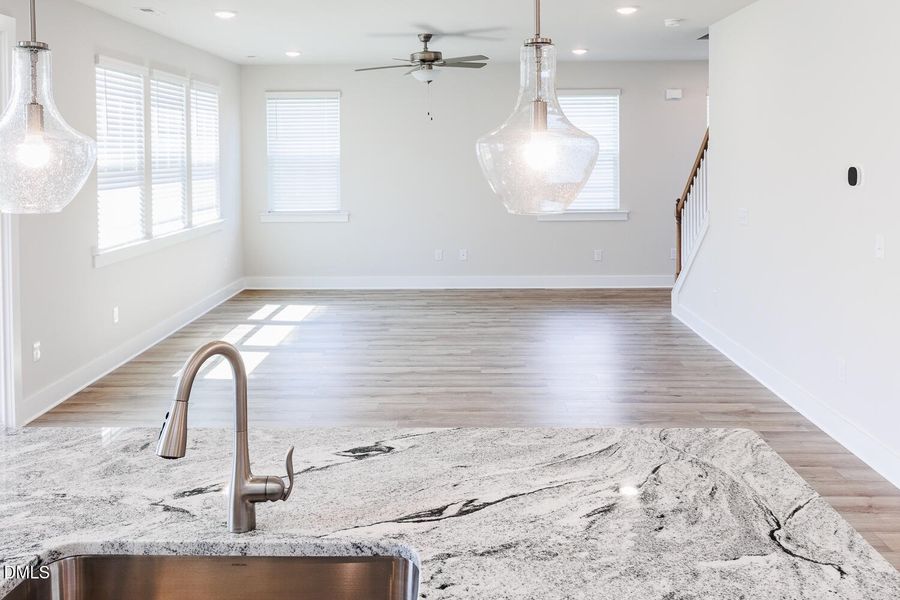 RDU_BeverlyPlace_Lot135_Redwood_QMI (8).