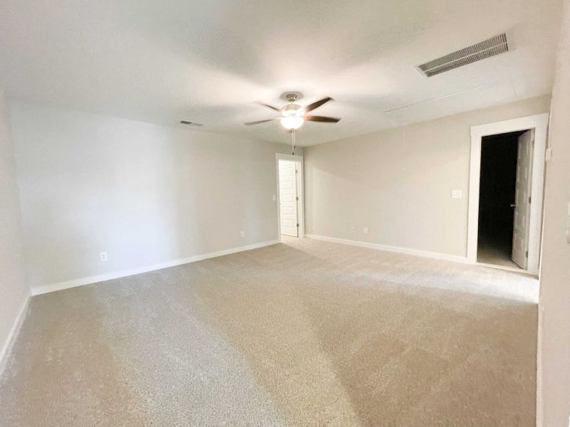 Spacious, unfurnished interior of a new home in Stonecrest Townhomes, Hendersonville (Image 10).