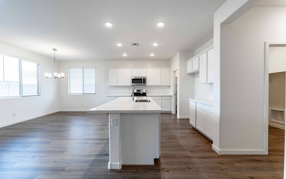 Furnished interior view inside a new home in Rancho Mirage, Maricopa (Image 4).