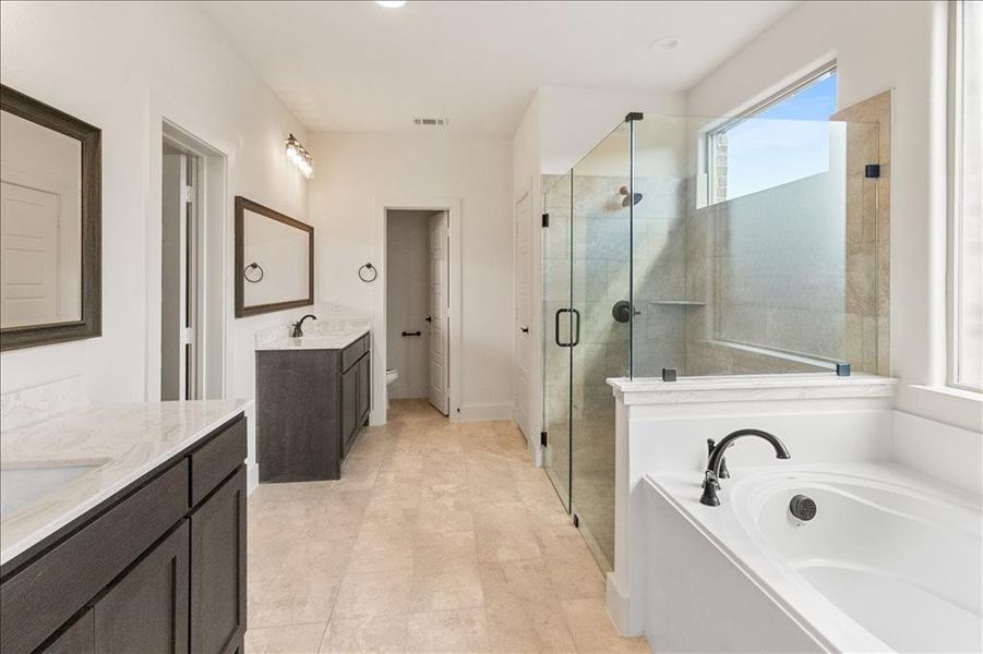 Furnished interior view inside a new home in , Fort Worth (Image 11).