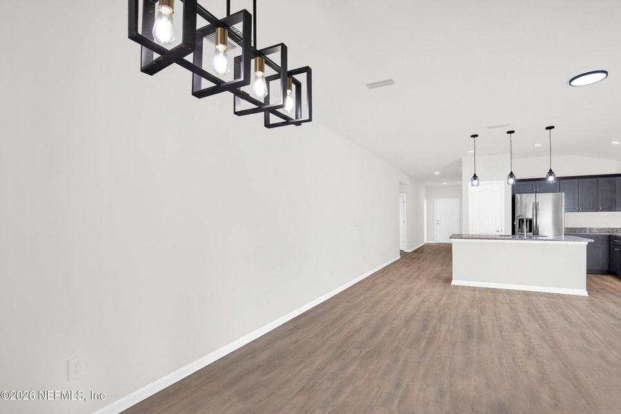 Spacious, unfurnished interior of a new home in , Palatka (Image 20).