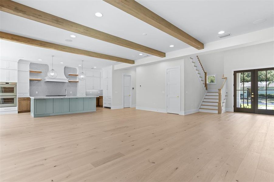 Spacious, unfurnished interior of a new home in , Tampa (Image 25).