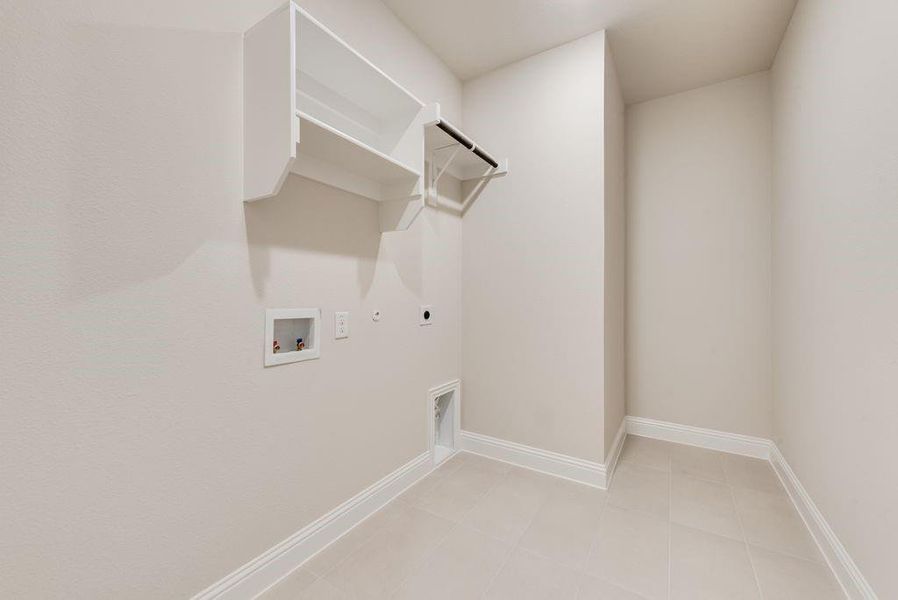 Spacious, unfurnished interior of a new home in Creekside of Crowley, Crowley (Image 29).