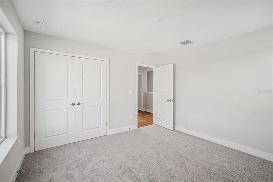 Spacious, unfurnished interior of a new home in , St. Petersburg (Image 31).