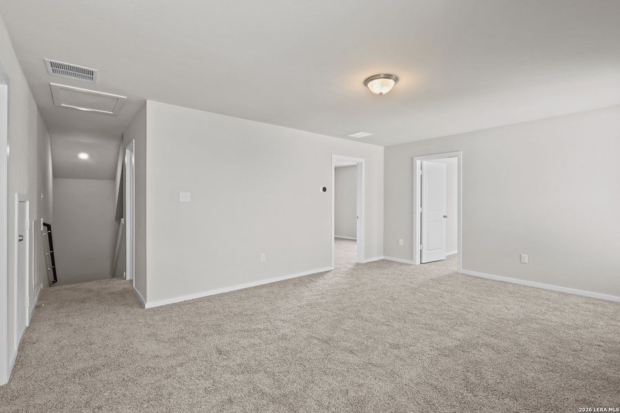 Spacious, unfurnished interior of a new home in Summerlin, San Antonio (Image 35).