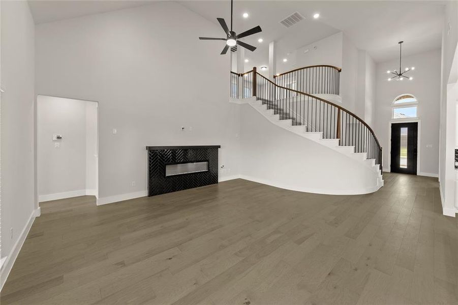 Spacious, unfurnished interior of a new home in Grayhawk Addition, Forney (Image 22). Spacious, unfurnished interior of a new home in Grayhawk Addition, Forney (Image 22).