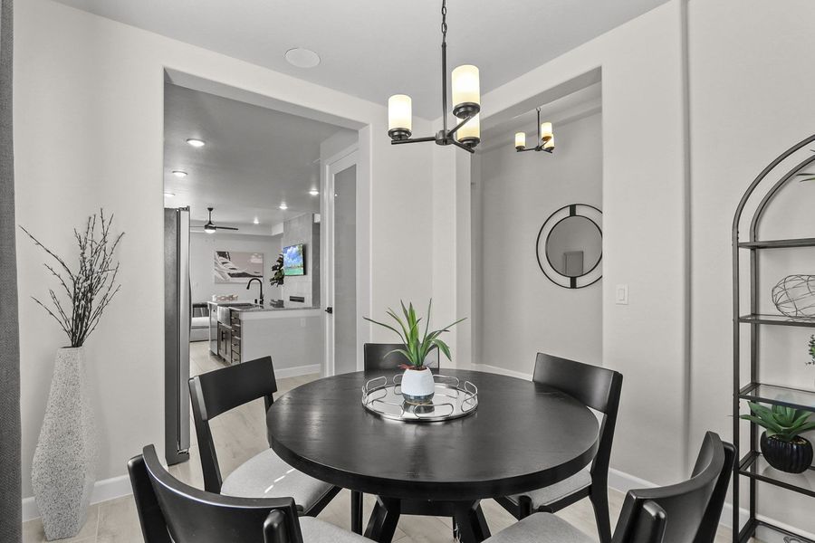 Representative furnished interior of a home built from the Willow by Hakes Brothers in Hillside Park, El Paso (Image 15).