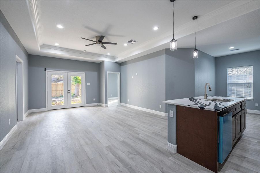 Spacious, unfurnished interior of a new home in , Texas City (Image 14).