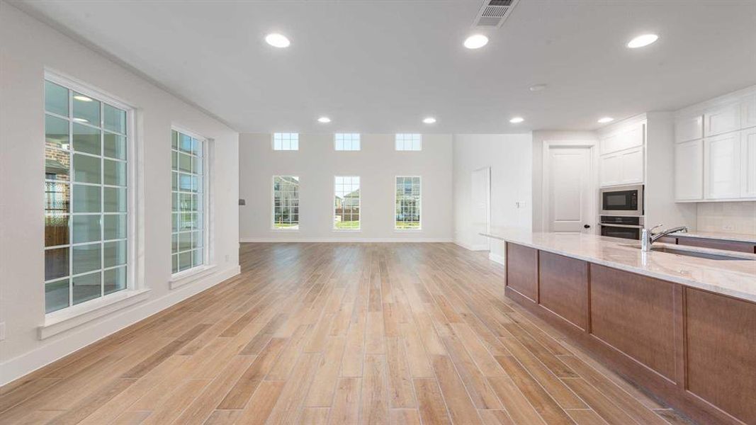 Spacious, unfurnished interior of a new home in The Parks At Wilson Creek 40', Celina (Image 11). Spacious, unfurnished interior of a new home in The Parks At Wilson Creek 40', Celina (Image 11).