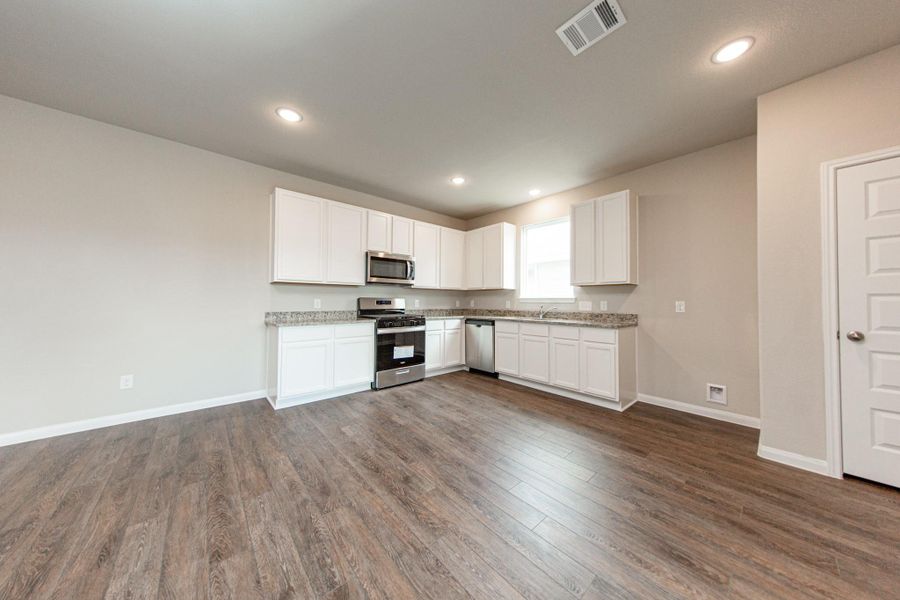 Image 2 of a home in Cliffstone Hills. Image 2 of a home in Cliffstone Hills.