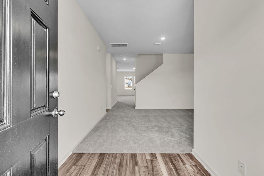 Spacious, unfurnished interior of a new home in Watson Hill, Summerville (Image 11).