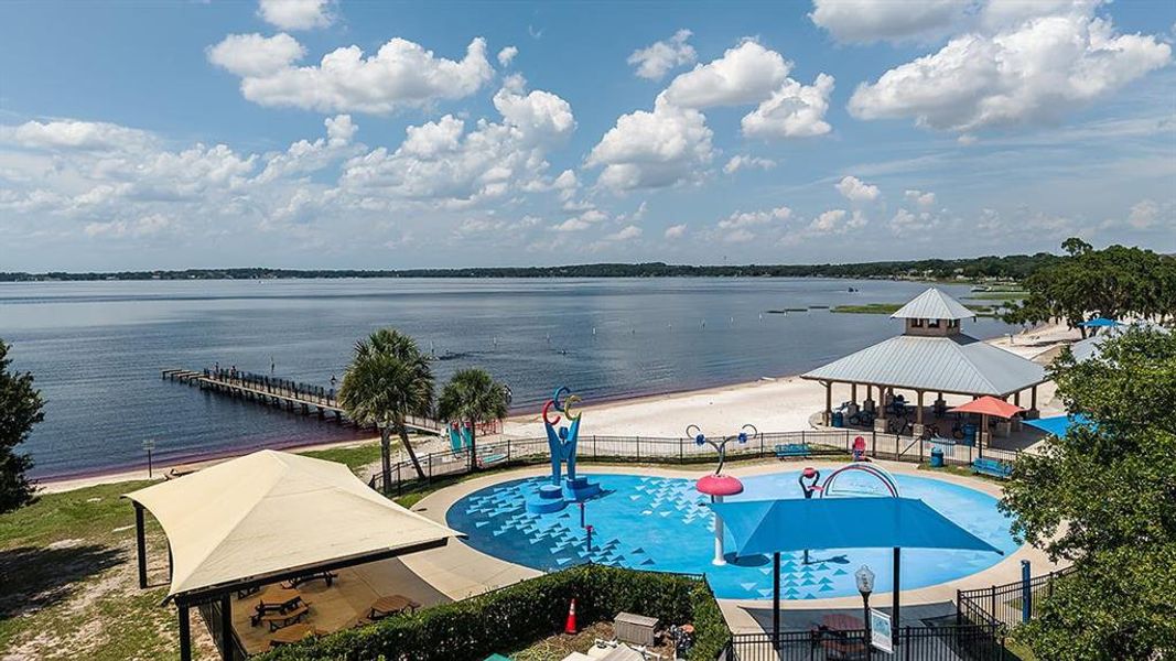 Community amenities in Waterstone, Groveland (Image 23).