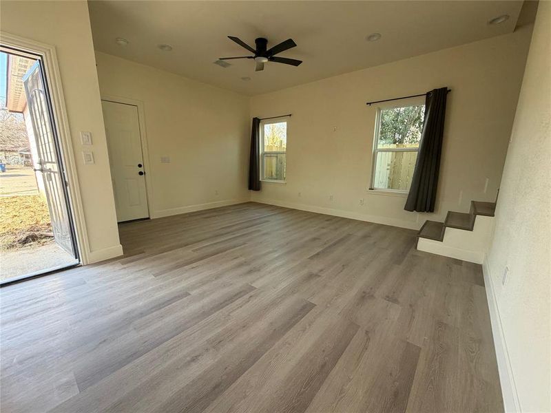 Spacious, unfurnished interior of a new home in , Dallas (Image 27).