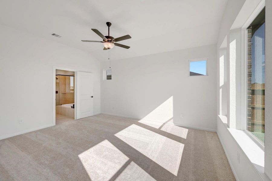 Spacious, unfurnished interior of a new home in The Grand Prairie 50’, Hockley (Image 26).