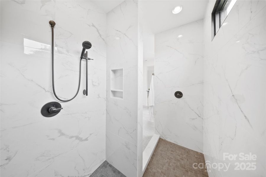 Walk in shower with rain head & personal shower wand Walk in shower with rain head & personal shower wand