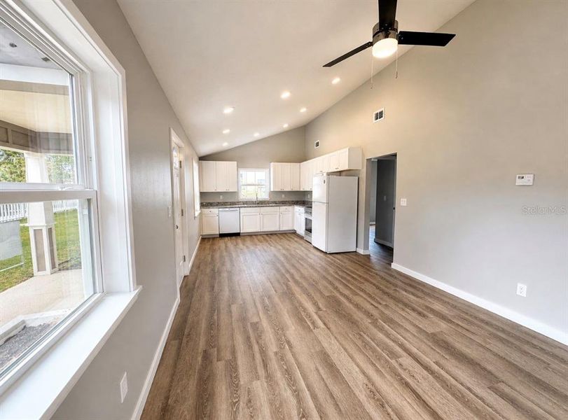 Spacious, unfurnished interior of a new home in , Groveland (Image 10).