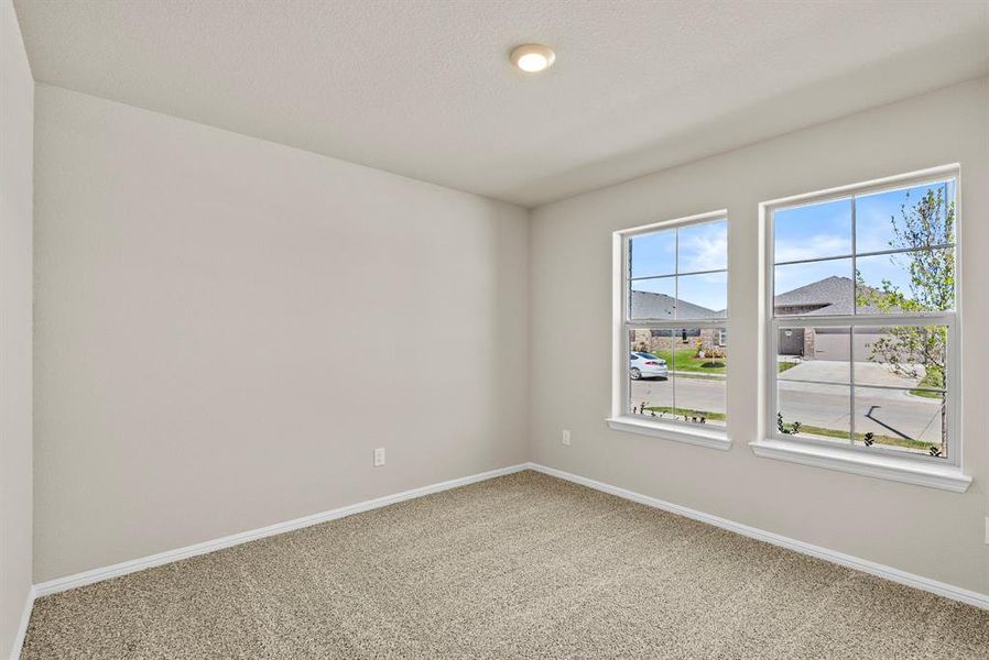 Spacious, unfurnished interior of a new home in Meadowbrook Estates, Cleburne (Image 16).