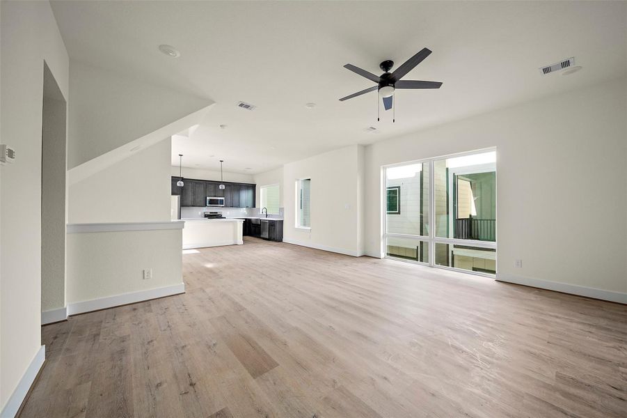 Spacious, unfurnished interior of a new home in , Houston (Image 26).