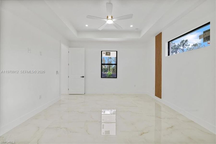 Spacious, unfurnished interior of a new home in , Lehigh Acres (Image 15).