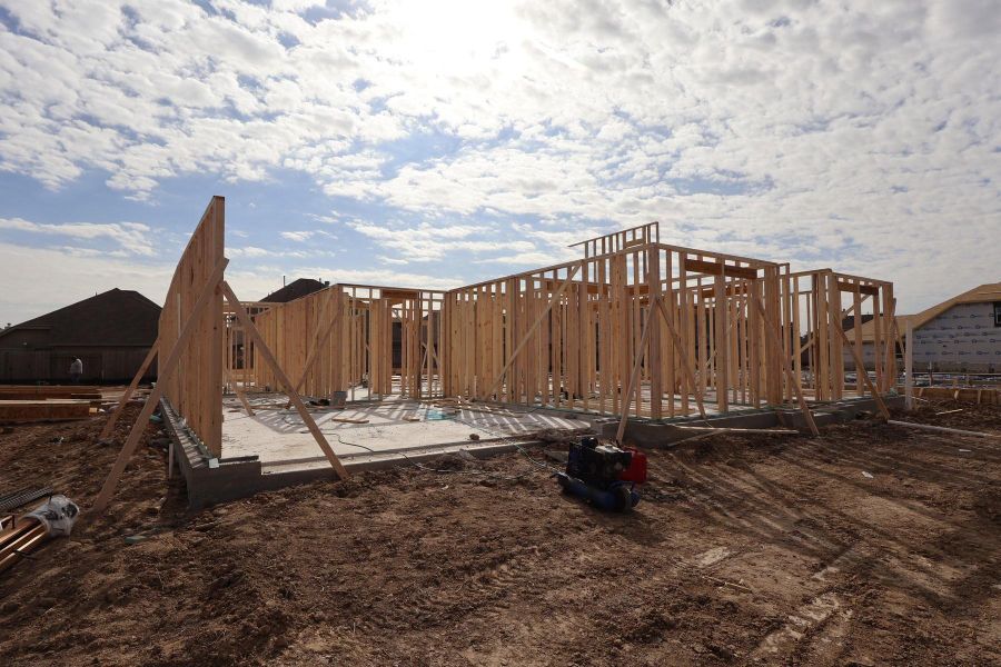 Two story home with 5 beds, 4.5 baths, and 3 car tandem garage Two story home with 5 beds, 4.5 baths, and 3 car tandem garage