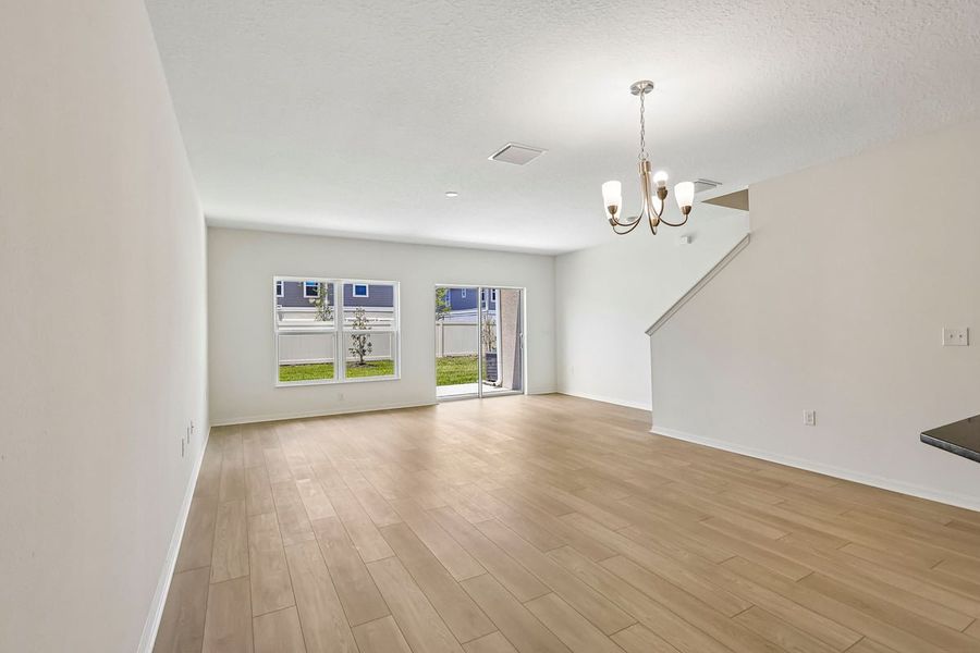 Spacious, unfurnished interior of a new home in Reserve at Forest Lake Townhomes, Lake Wales (Image 10).