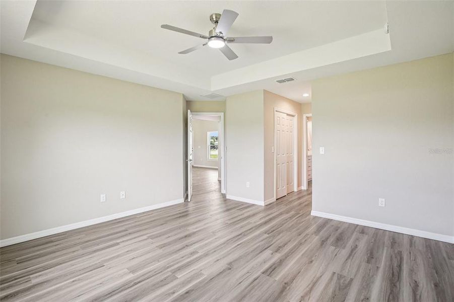 Spacious, unfurnished interior of a new home in , Bushnell (Image 38).