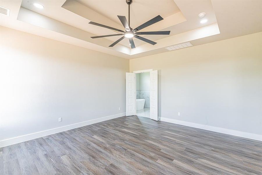 Spacious, unfurnished interior of a new home in , Alvarado (Image 29).