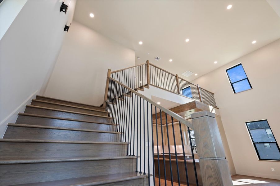 Elegant extra wide staircase Elegant extra wide staircase