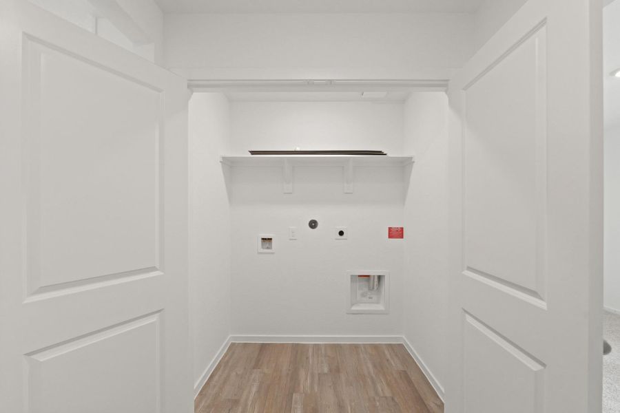 Spacious, unfurnished interior of a new home in The Canopies, Splendora (Image 18).