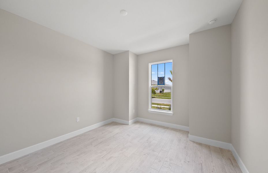 Spacious, unfurnished interior of a new home in Shores at Stillwater, Englewood (Image 25).