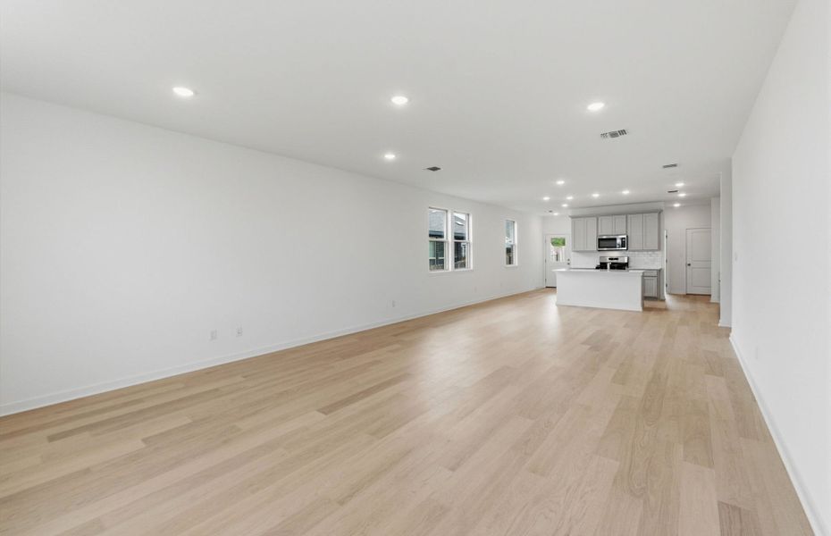 Spacious, unfurnished interior of a new home in La Cima, San Marcos (Image 30).