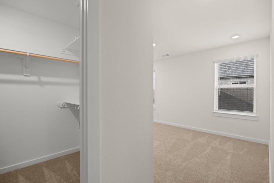 Spacious, unfurnished interior of a new home in Creekhaven, Rosharon (Image 31).