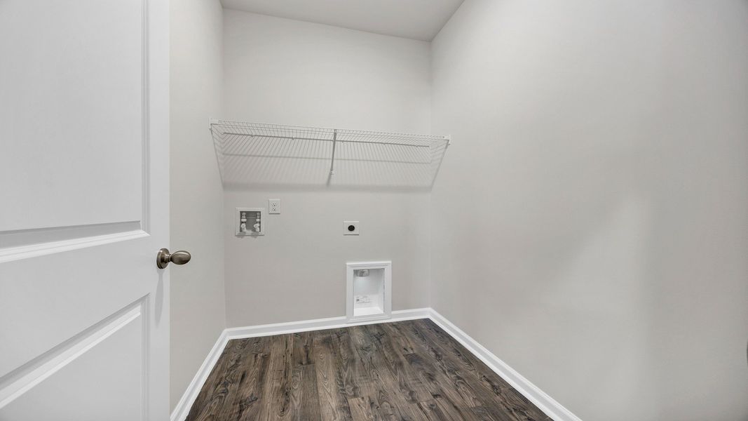 Spacious, unfurnished interior of a new home in Meadowview Plantation, Sumter (Image 16).