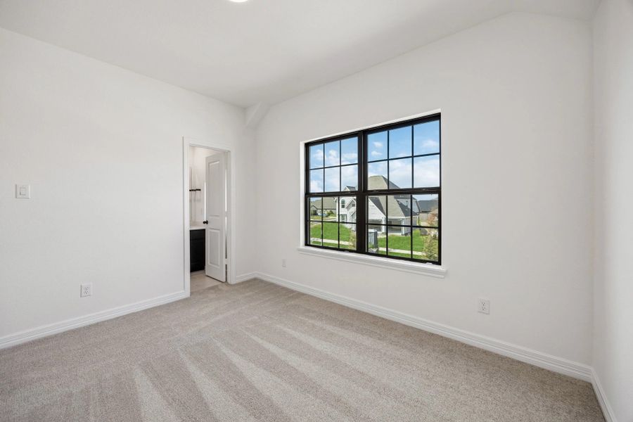 Spacious, unfurnished interior of a new home in Westland Ranch, League City (Image 17).