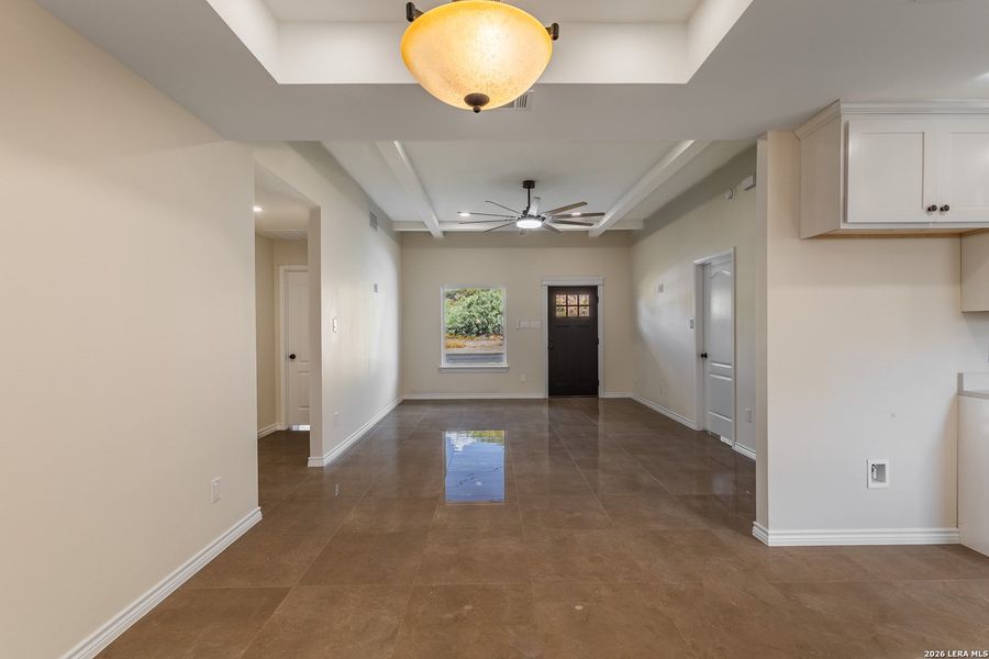 Spacious, unfurnished interior of a new home in , Eagle Pass (Image 11).