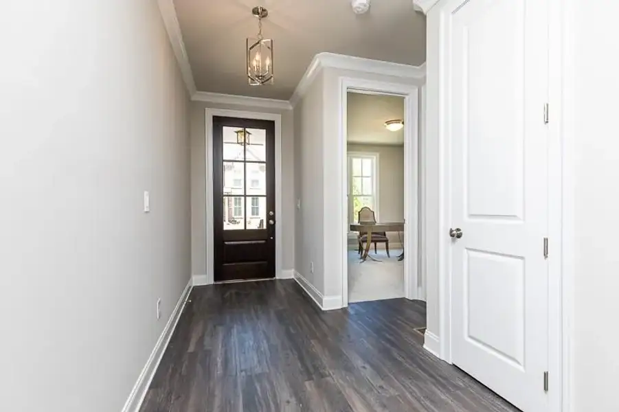 Spacious, unfurnished interior of a new home in Aberdeen, Hoschton (Image 24).