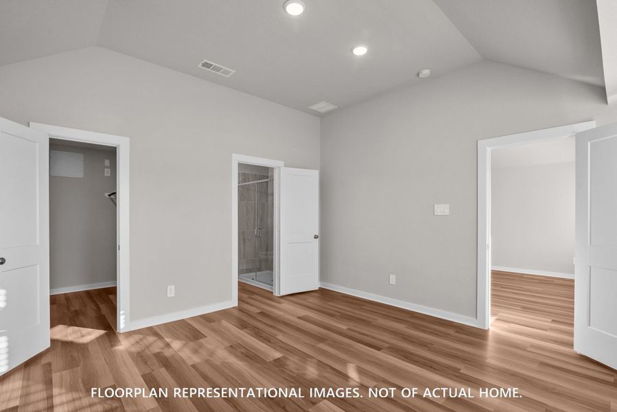 Spacious, unfurnished interior of a new home in Ambrose, La Marque (Image 13).