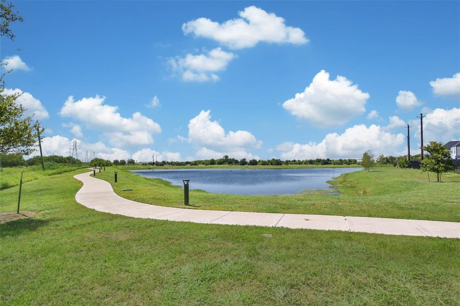 Natural landscape and outdoor views near City Gate in Houston (Image 33).