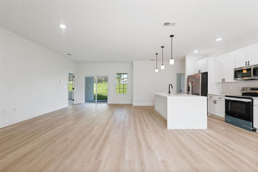 Image 33 of a home in . Image 33 of a home in .