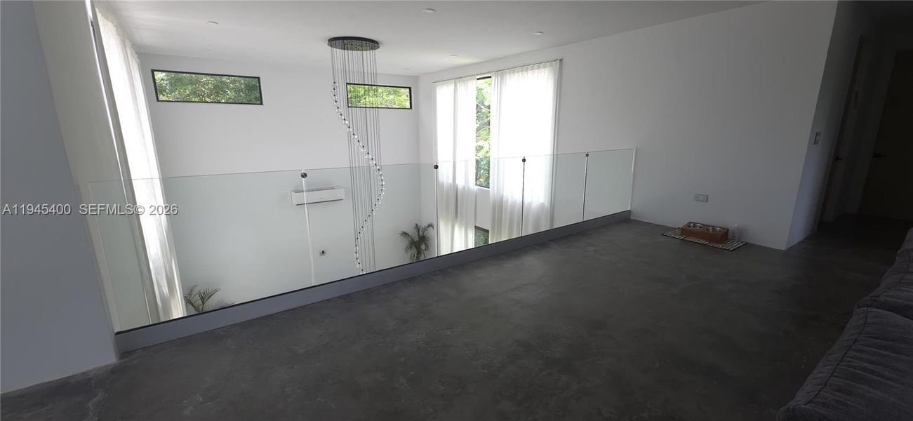 Spacious, unfurnished interior of a new home in , Dania Beach (Image 16).