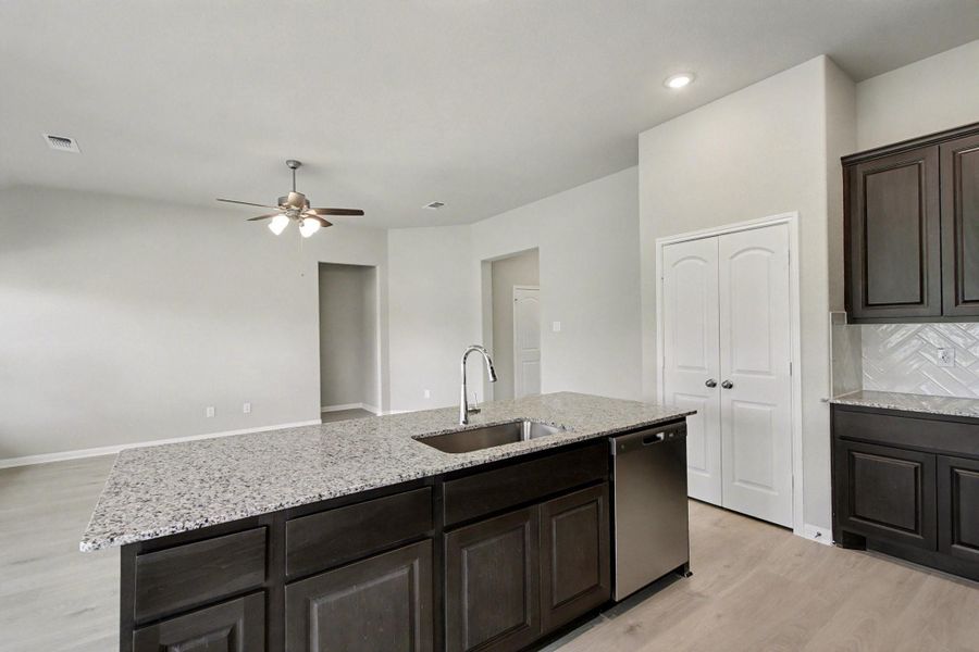 Furnished interior view inside a new home in Columbia Lakes, West Columbia (Image 13).