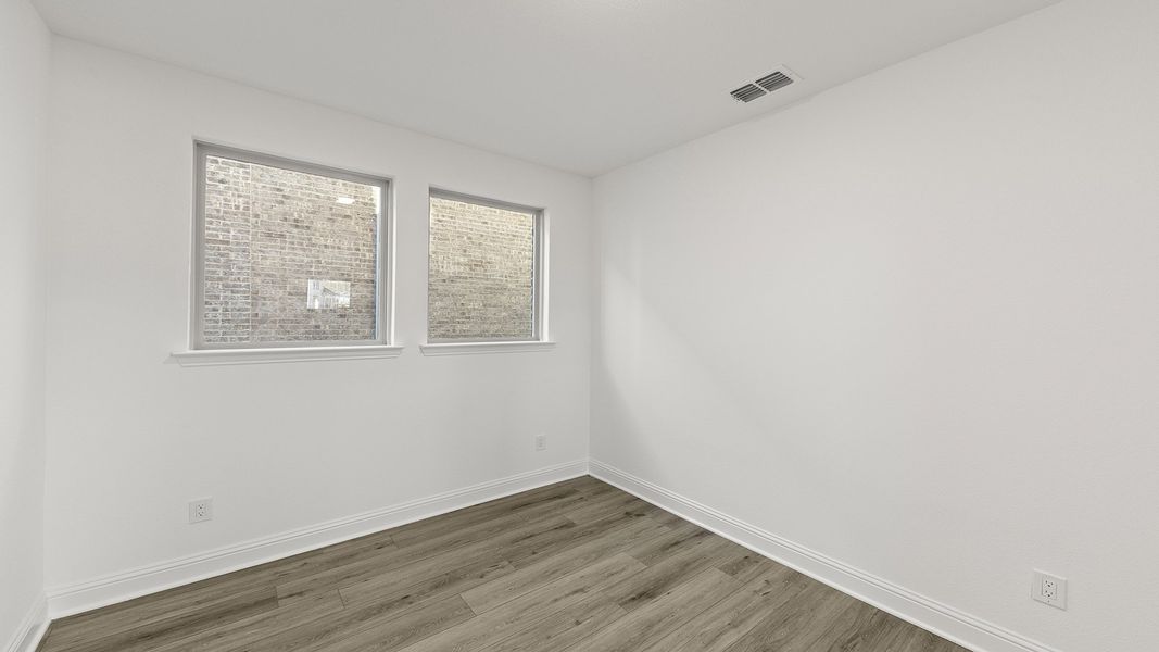 Spacious, unfurnished interior of a new home in Hillside Village 40s, Celina (Image 19).