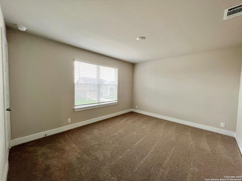 Spacious, unfurnished interior of a new home in Brookstone Creek, San Antonio (Image 46). Spacious, unfurnished interior of a new home in Brookstone Creek, San Antonio (Image 46).